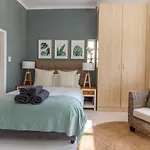 5 Oliver Court